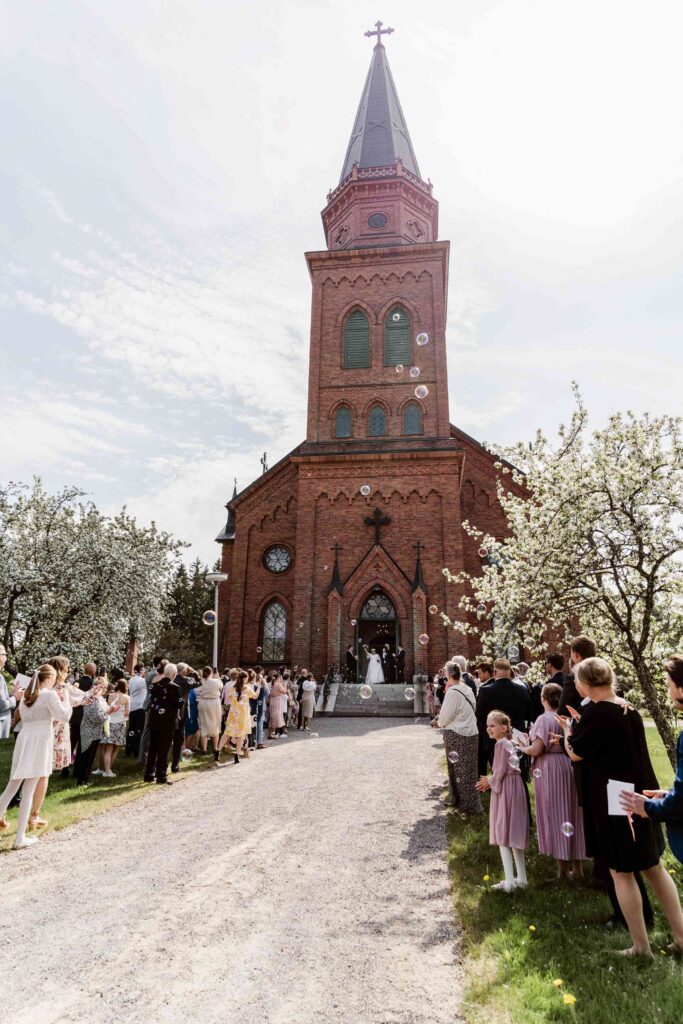 Asikkalan kirkko, hääkuvaus ja vihkiminen
